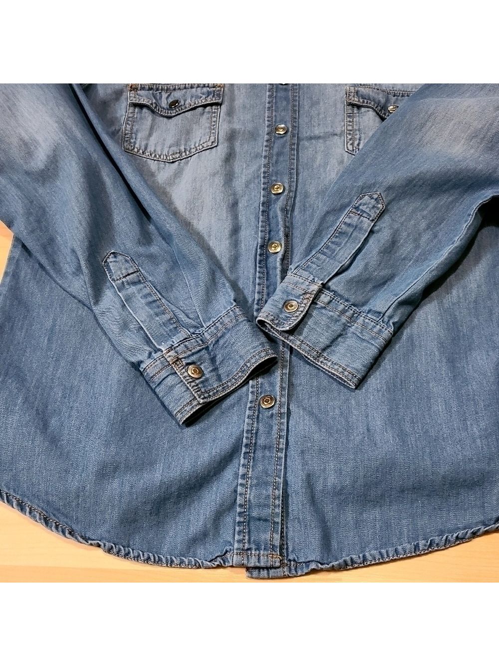 Fashion Web Medium Wash Denim Western Pearl Snap Shirt Faded Blue Chambray Top - Picture 6 of 9